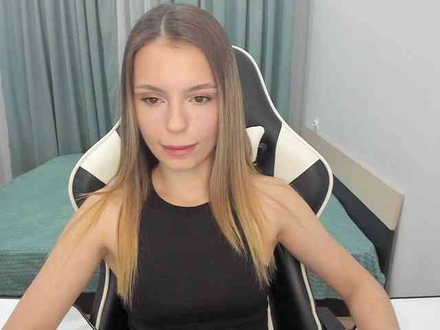 EmilySkout webcam