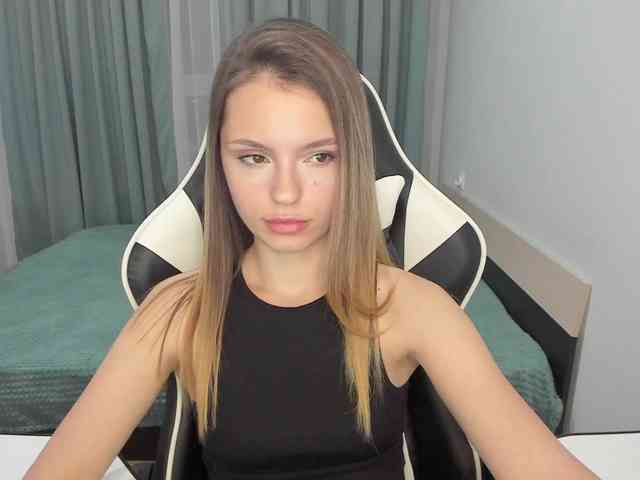 EmilySkout webcam