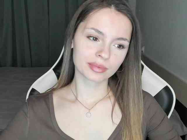 EmilySkout Live Webcam on BongaCams