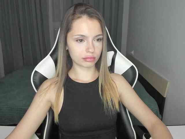 EmilySkout webcam