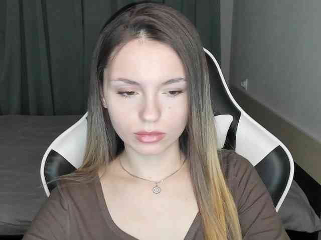 EmilySkout Live Webcam on BongaCams