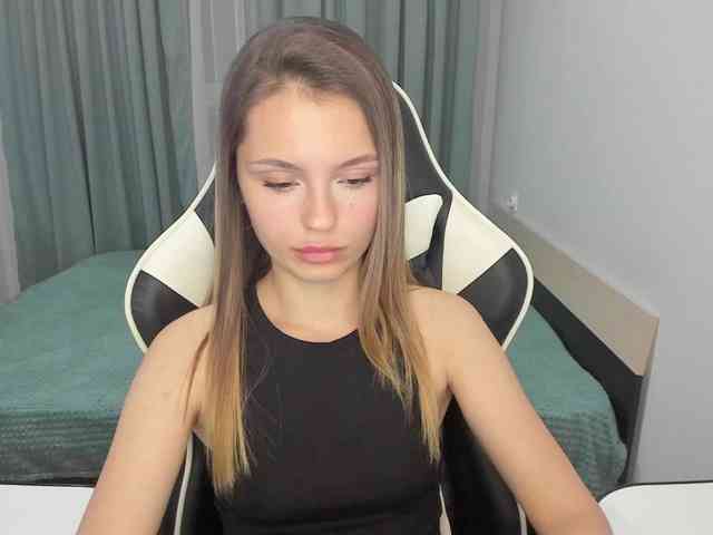 EmilySkout webcam