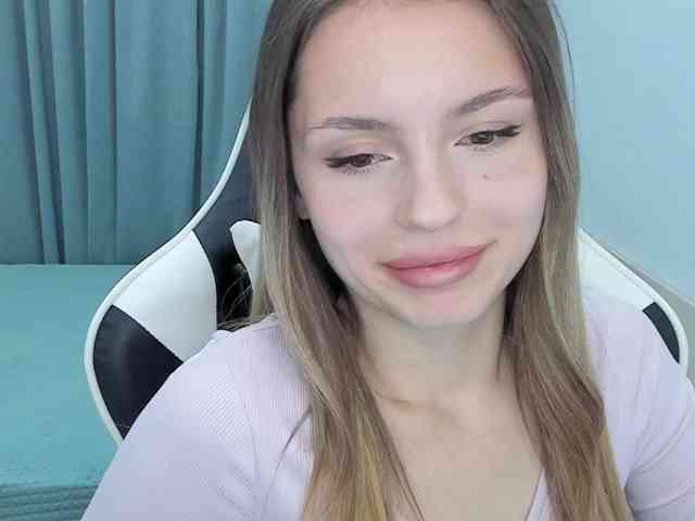 EmilySkout Live Webcam on BongaCams