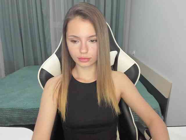 EmilySkout webcam