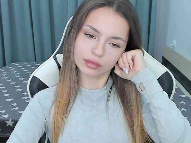 EmilySkout Live Webcam on BongaCams