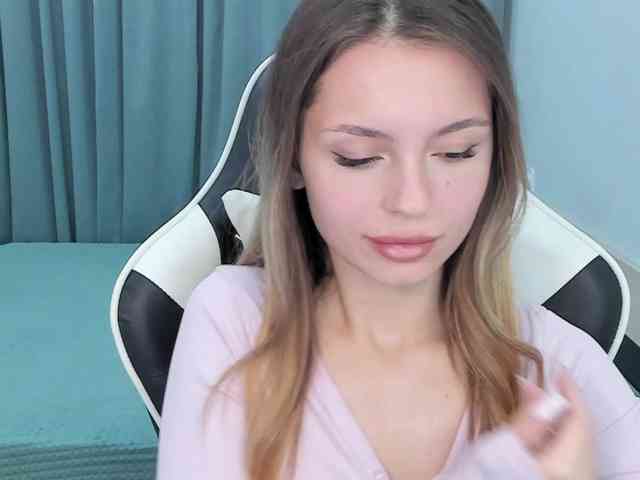 EmilySkout bongacams