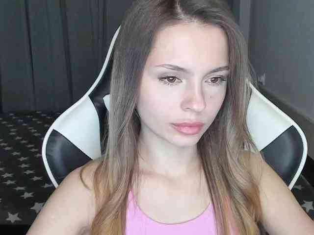 EmilySkout Live Webcam on BongaCams