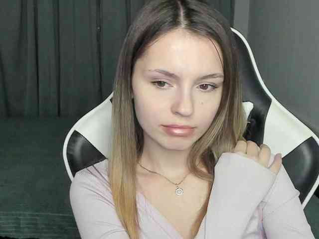 EmilySkout Live Webcam on BongaCams