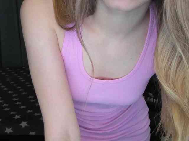 EmilySkout Live Webcam on BongaCams