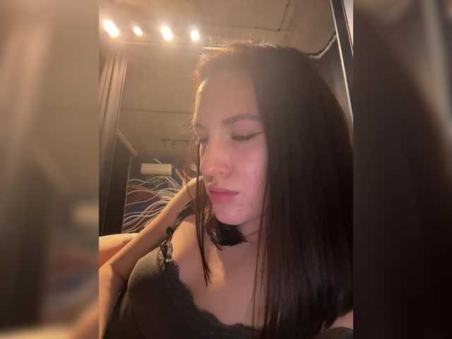 -Your-Michelle-'s BongaCams show and profile