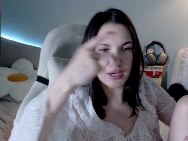 -Your-Michelle-'s BongaCams show and profile