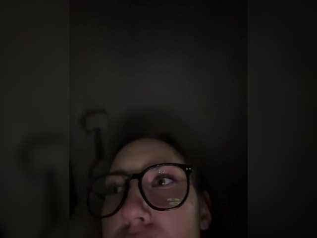 Discover the adorable streamer -Your-Michelle- as she's rubbing her build -Your-Michelle- from BongaCams