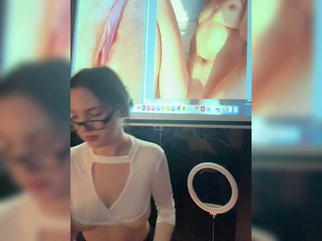 -Your-Michelle-'s BongaCams show and profile