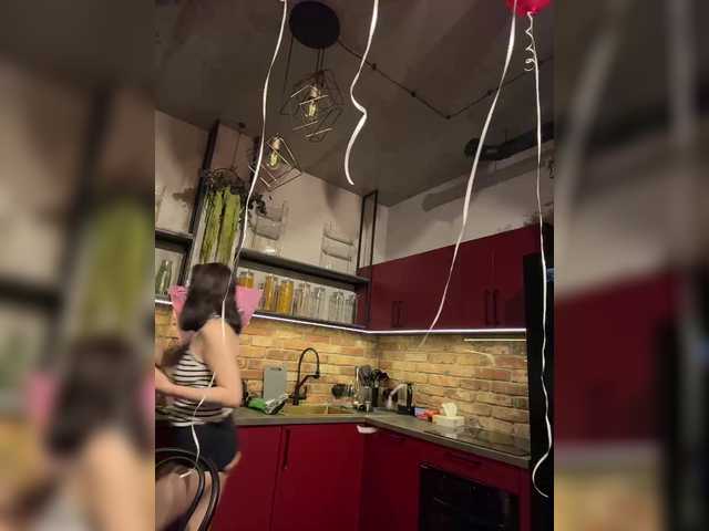 -Your-Michelle-'s BongaCams show and profile