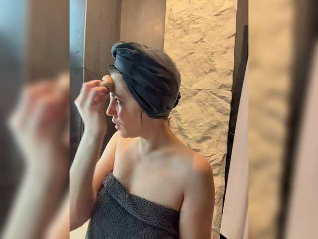 -Your-Michelle-'s BongaCams show and profile