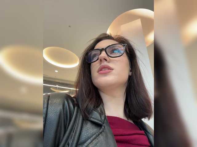 Sex chat gratuit in direct cu -Your-Michelle- pe BongaCams