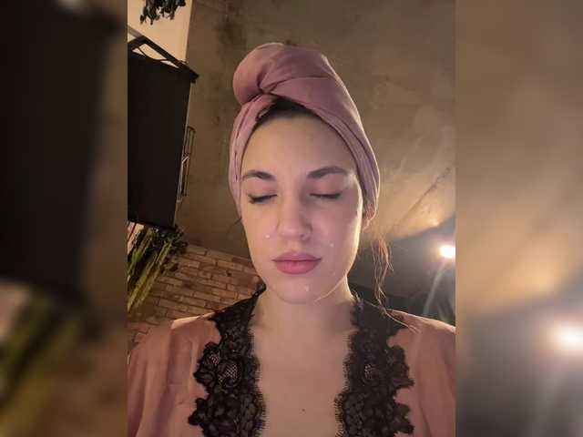 -Your-Michelle-'s BongaCams show and profile