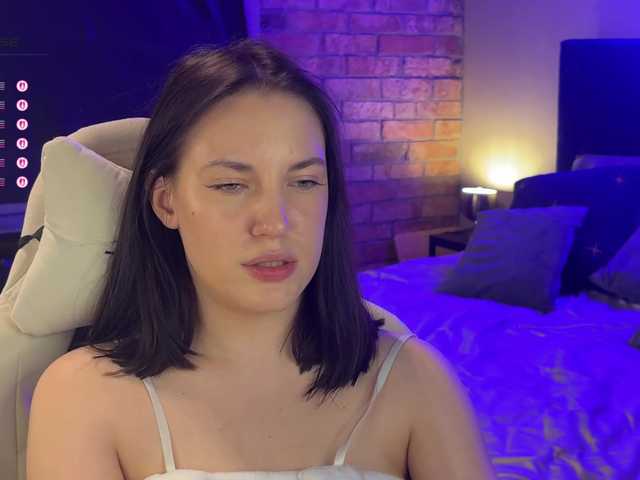 -Your-Michelle-'s BongaCams show and profile