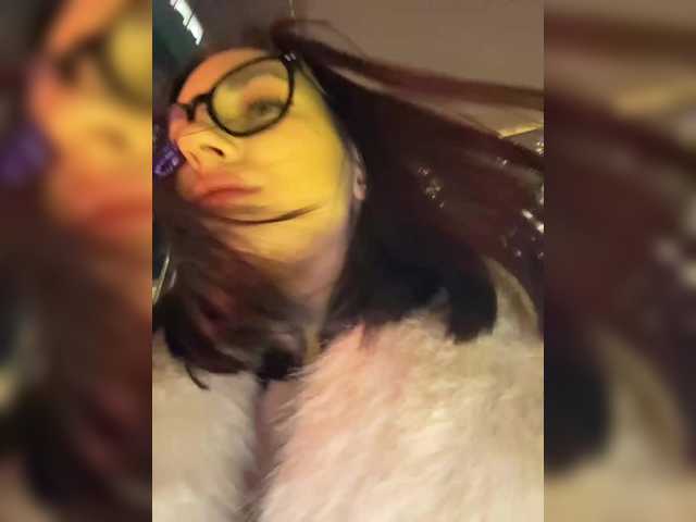 -Your-Michelle-'s BongaCams show and profile