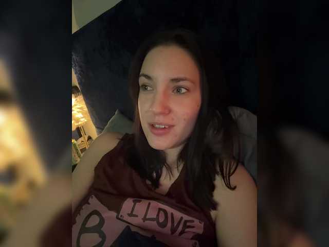 le modèle -Your-Michelle- est en webcam porno dans un show sur le site bongacams, il possède les tags suivants: White/Caucasian,Brunette,Shaved