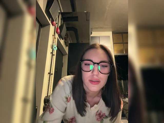 -Your-Michelle-'s BongaCams show and profile