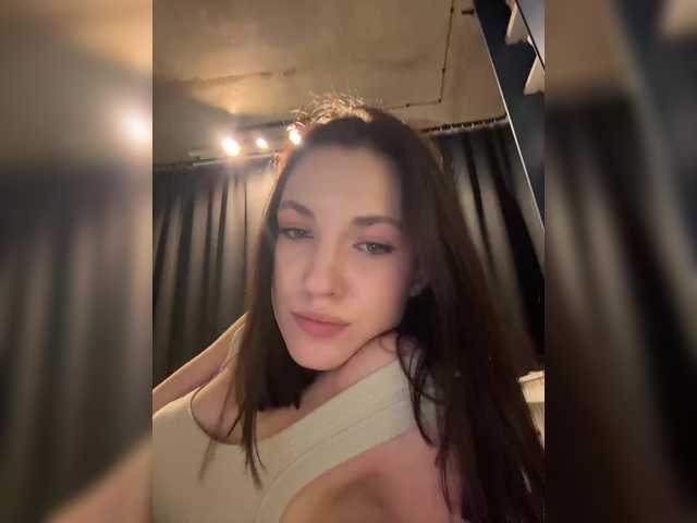 -Your-Michelle-'s BongaCams show and profile