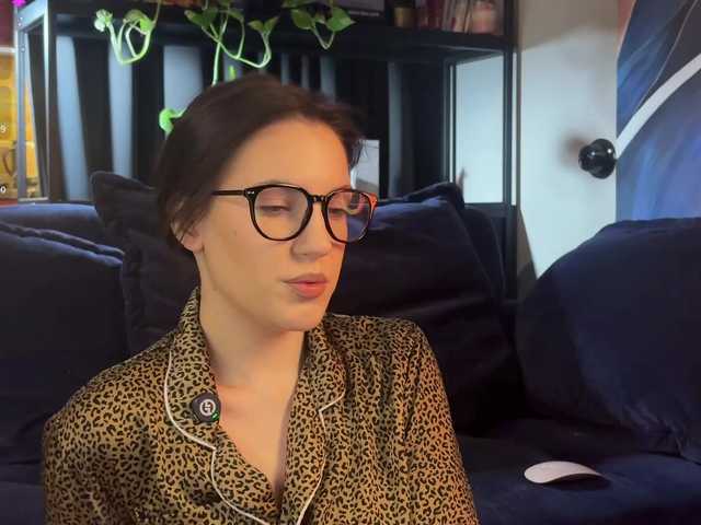 -Your-Michelle-'s BongaCams show and profile