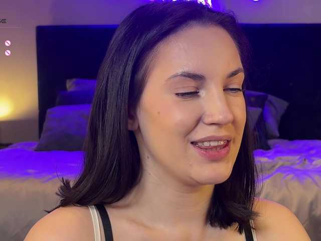 -Your-Michelle-'s BongaCams show and profile