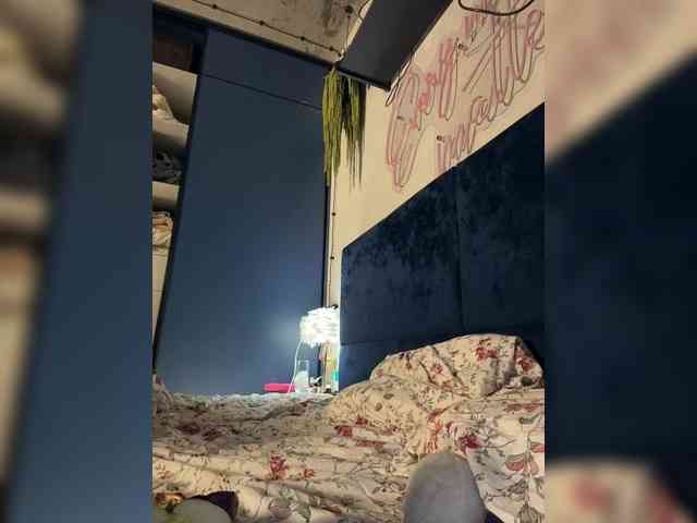 -Your-Michelle- webcam