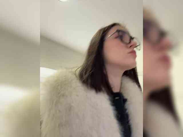 -Your-Michelle- webcam