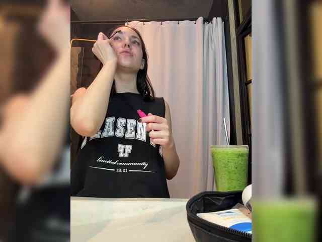 -Your-Michelle- webcam