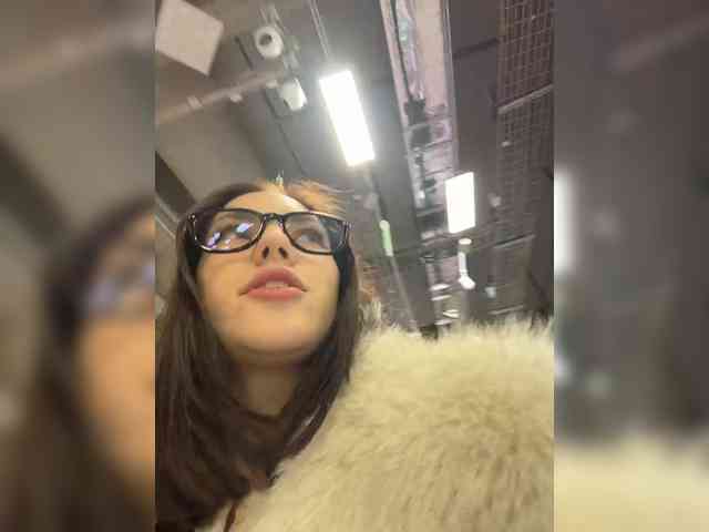 -Your-Michelle- webcam