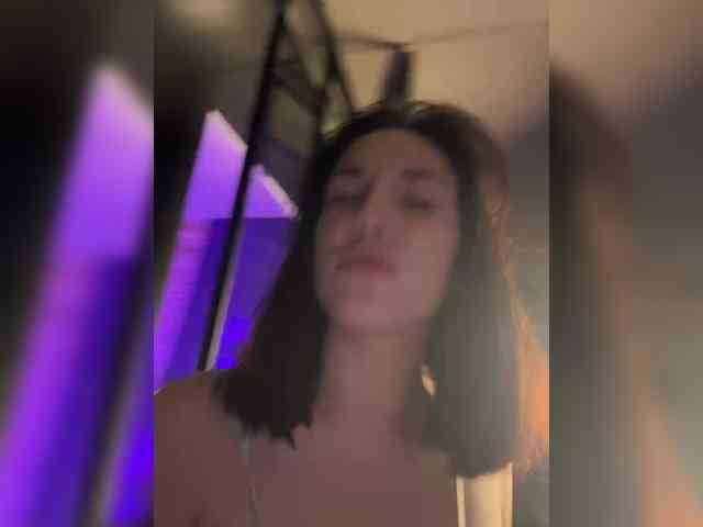 -Your-Michelle- webcam