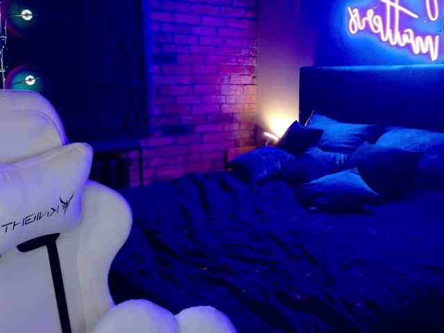 -Your-Michelle- webcam