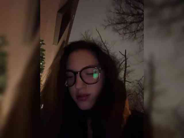 -Your-Michelle- webcam