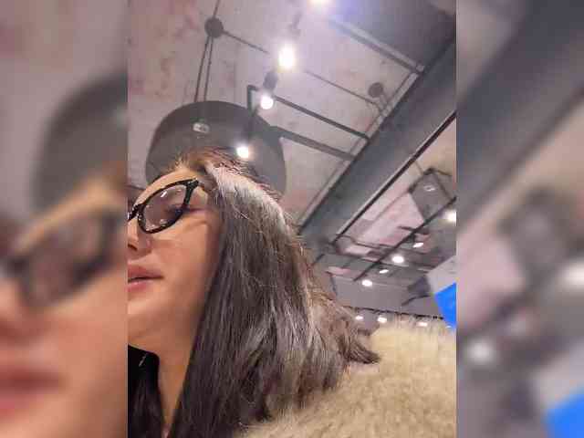 -Your-Michelle- webcam