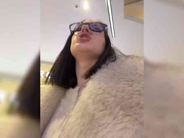 -Your-Michelle- webcam