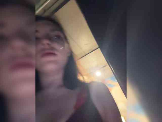 -Your-Michelle- webcam