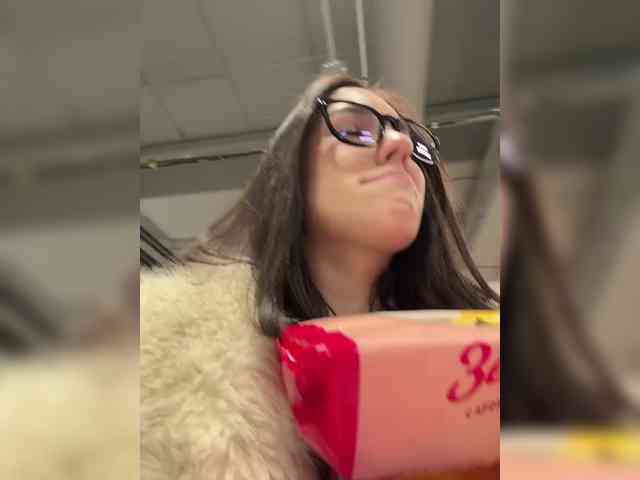 -Your-Michelle- webcam