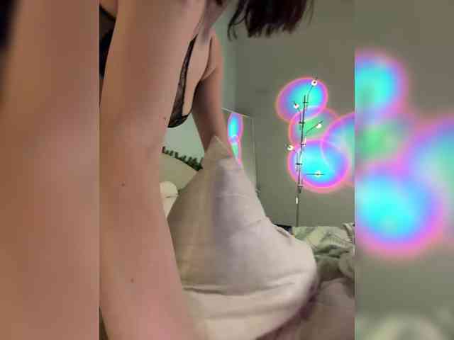 -Your-Michelle- webcam