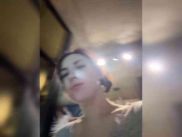 -Your-Michelle- webcam