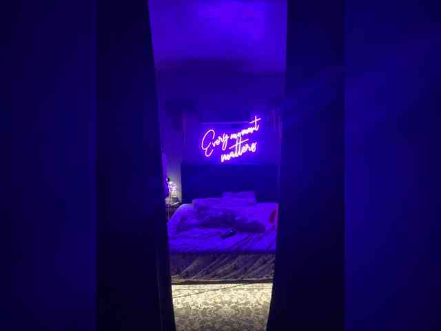 -Your-Michelle- webcam