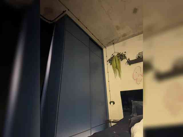 -Your-Michelle- webcam