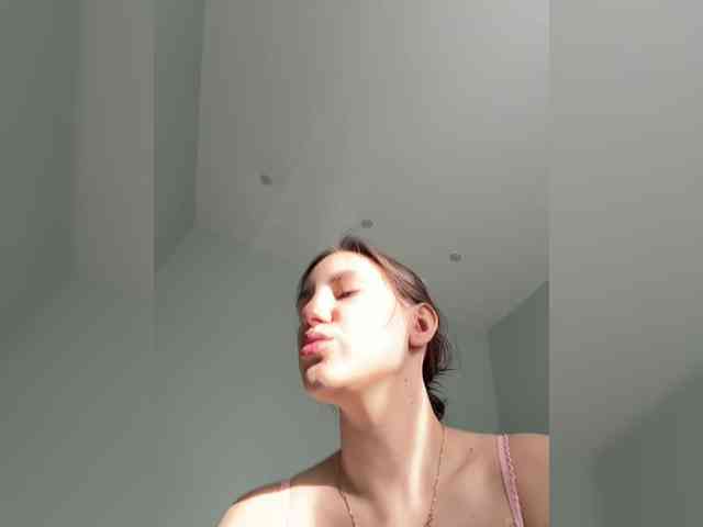 -Your-Michelle- webcam