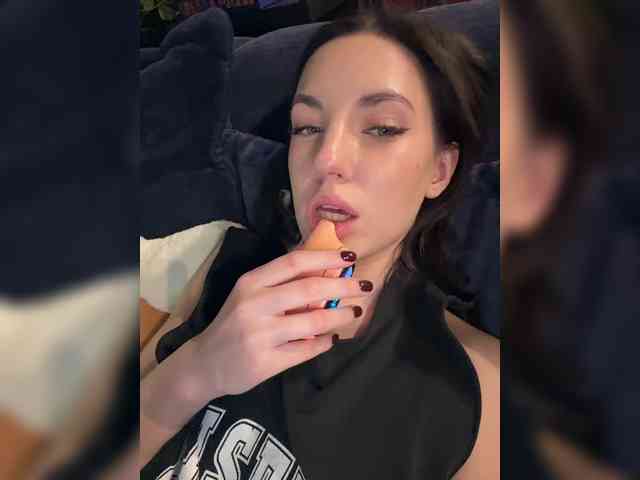 -Your-Michelle- webcam