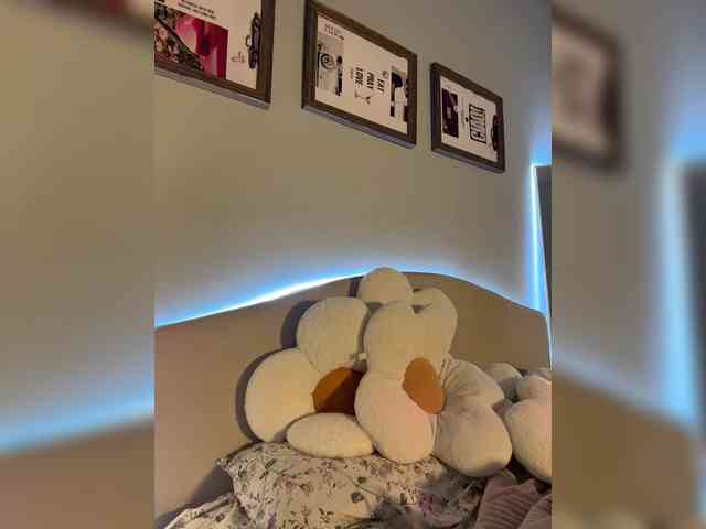 -Your-Michelle- webcam