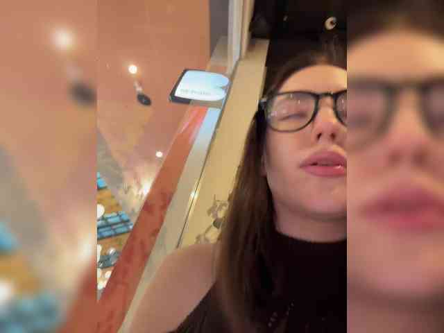 -Your-Michelle-'s webcam live show
