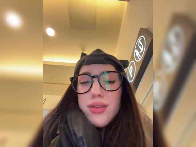 -Your-Michelle- webcam