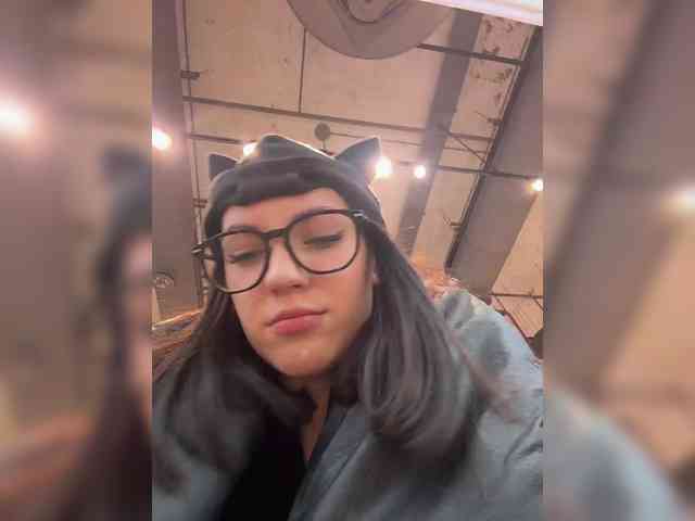 -Your-Michelle- webcam