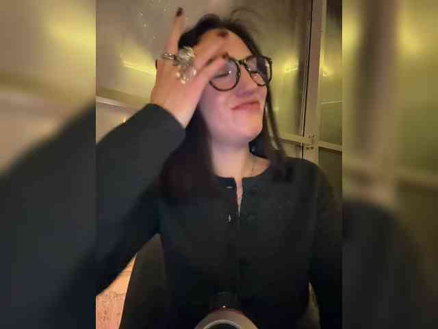 -Your-Michelle- webcam